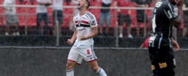 Calleri decidiu o clássico (Foto: Divulgação)
