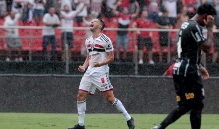 Calleri decidiu o clássico (Foto: Divulgação)