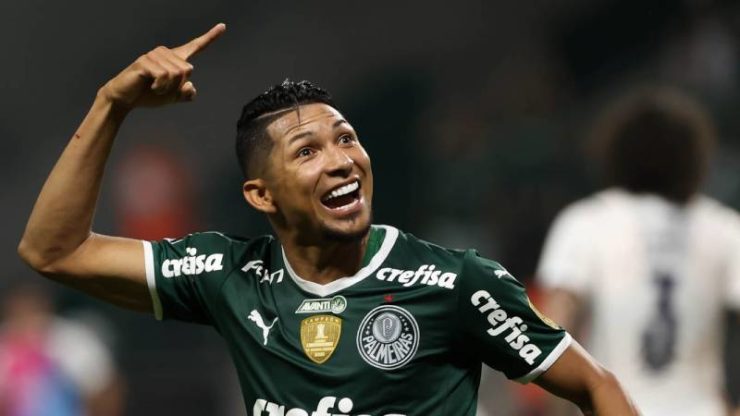 Rony marcou o tão esperado gol de bicicleta (Foto: Divulgação)