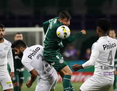 Palmeiras vence Santos com um a menos no Allianz